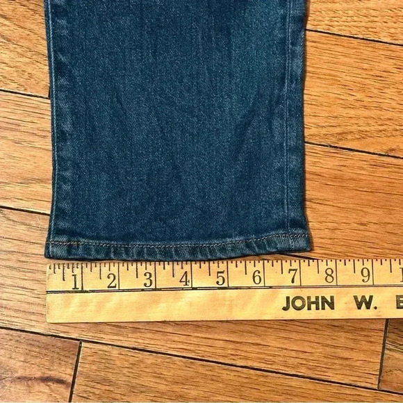J. Crew Essential Straight Jean Size 29 - Picture 6 of 6